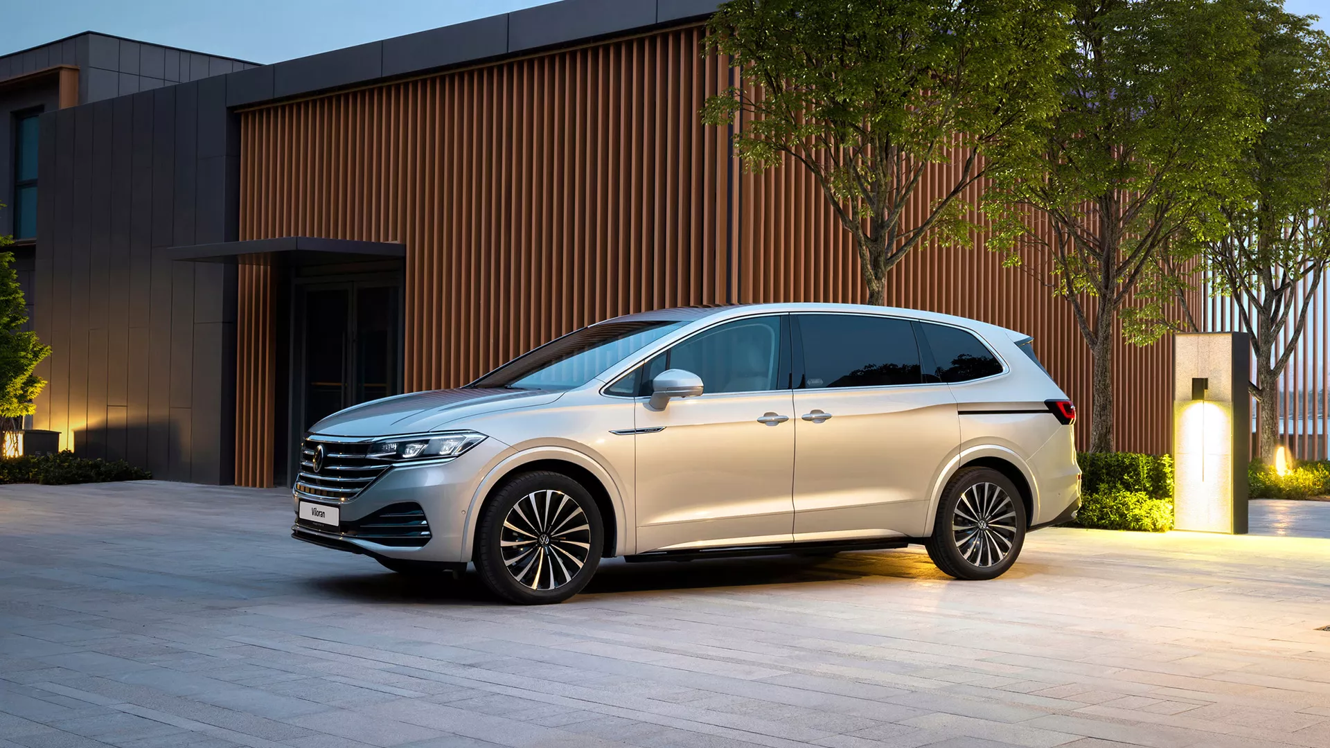 Volkswagen Nha Trang - Đại lý Volkswagen Việt Nam 28 Volkswagen Viloran - Đẳng cấp thương gia - Biểu tượng toàn cầu